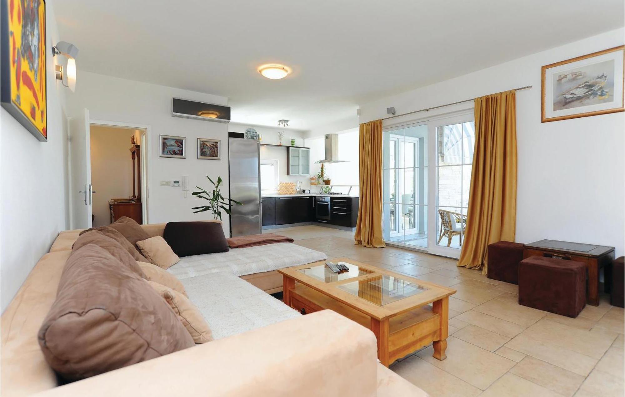 5 Bedroom Amazing Home In Debeljak Bagian luar foto